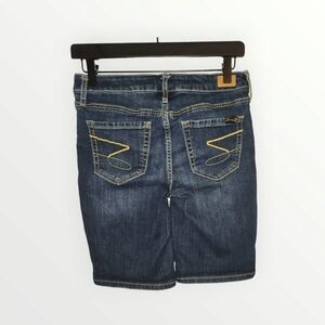 Seven7 sunset Bermuda jeans soft stretch shorts size 4